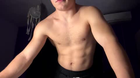 Snapshot of strong_baby chatting on October 2025 08:41:01 PM Strong Baby online show from October 2025 08:41:01 PM