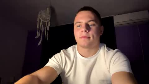 Snapshot of strong_baby chatting on October 2025 07:01:02 PM Strong Baby online show from October 2025 07:01:02 PM