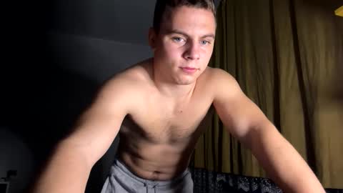 Snapshot of strong_baby chatting on November 2025 08:19:01 PM Strong Baby online show from November 2025 08:19:01 PM