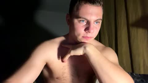 Snapshot of strong_baby chatting on November 2025 08:08:02 PM Strong Baby online show from November 2025 08:08:02 PM