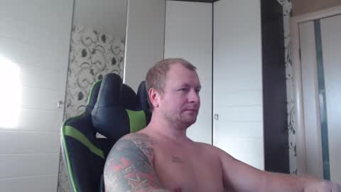 Snapshot of strongass18 chatting on December 2024 08:22:02 AM Alex online show from December 2024 08:22:02 AM