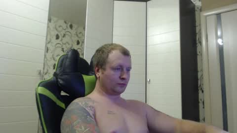 Snapshot of strongass18 chatting on December 2024 01:06:01 PM Alex online show from December 2024 01:06:01 PM