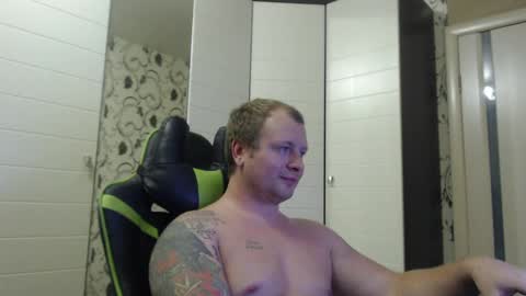 Snapshot of strongass18 chatting on December 2024 04:10:02 PM Alex online show from December 2024 04:10:02 PM