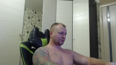 Snapshot of strongass18 chatting on December 2024 03:52:01 PM Alex online show from December 2024 03:52:01 PM