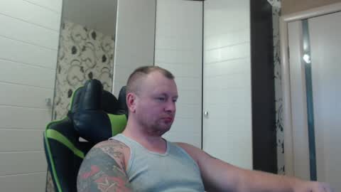 Snapshot of strongass18 chatting on December 2024 10:38:02 AM Alex online show from December 2024 10:38:02 AM