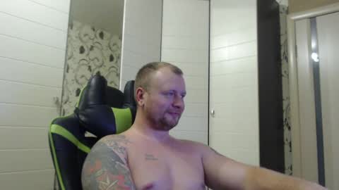 Snapshot of strongass18 chatting on December 2024 04:52:01 PM Alex online show from December 2024 04:52:01 PM