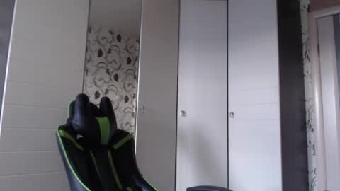 Snapshot of strongass18 chatting on January 2025 11:59:01 AM Alex online show from January 2025 11:59:01 AM