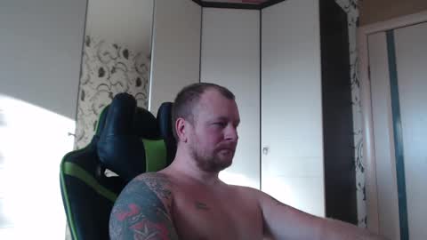 Snapshot of strongass18 chatting on January 2025 09:06:01 AM Alex online show from January 2025 09:06:01 AM