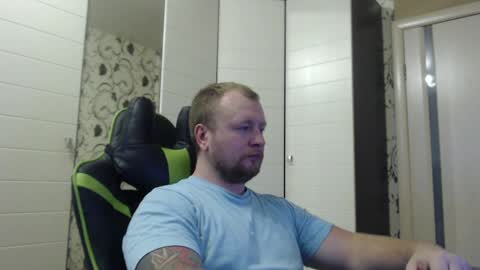 Snapshot of strongass18 chatting on January 2025 11:34:02 AM Alex online show from January 2025 11:34:02 AM