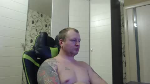 Snapshot of strongass18 chatting on January 2025 01:52:01 PM Alex online show from January 2025 01:52:01 PM