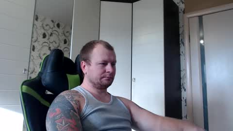 Snapshot of strongass18 chatting on February 2025 09:07:01 AM Alex online show from February 2025 09:07:01 AM