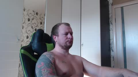 Snapshot of strongass18 chatting on February 2025 09:24:02 AM Alex online show from February 2025 09:24:02 AM