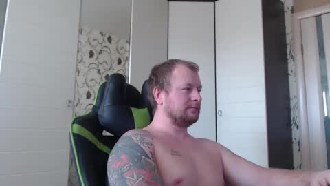 Snapshot of strongass18 chatting on February 2025 06:28:01 AM Alex online show from February 2025 06:28:01 AM