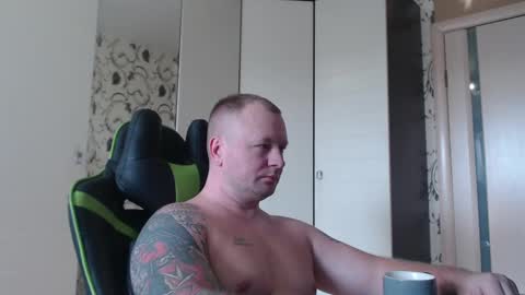 Snapshot of strongass18 chatting on March 2025 10:24:02 AM Alex online show from March 2025 10:24:02 AM