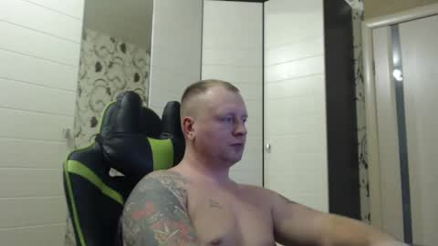 Snapshot of strongass18 chatting on March 2025 04:44:01 PM Alex online show from March 2025 04:44:01 PM