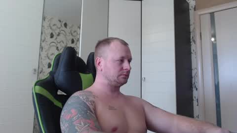 Snapshot of strongass18 chatting on March 2025 10:43:02 AM Alex online show from March 2025 10:43:02 AM