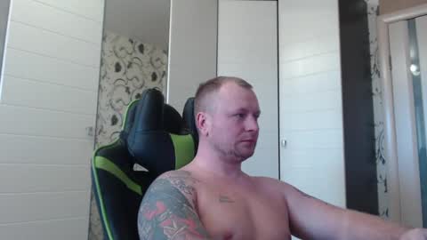 Snapshot of strongass18 chatting on March 2025 01:47:01 PM Alex online show from March 2025 01:47:01 PM