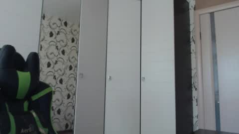 Snapshot of strongass18 chatting on September 2025 09:09:01 AM Alex online show from September 2025 09:09:01 AM