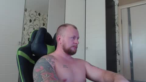 Snapshot of strongass18 chatting on September 2025 09:09:01 AM Alex online show from September 2025 09:09:01 AM