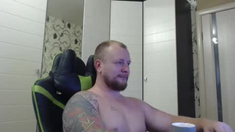 Snapshot of strongass18 chatting on September 2025 10:38:02 AM Alex online show from September 2025 10:38:02 AM