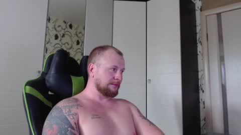 Snapshot of strongass18 chatting on September 2025 11:56:02 AM Alex online show from September 2025 11:56:02 AM