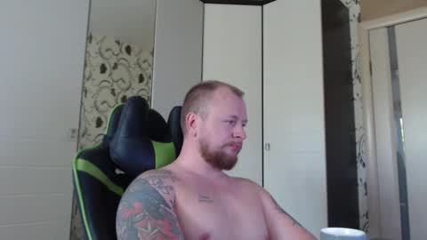 Snapshot of strongass18 chatting on September 2025 09:01:02 AM Alex online show from September 2025 09:01:02 AM