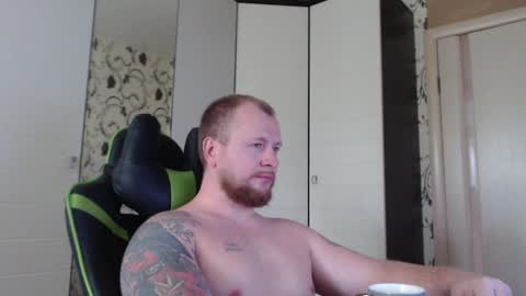 Snapshot of strongass18 chatting on October 2025 09:17:01 AM Alex online show from October 2025 09:17:01 AM