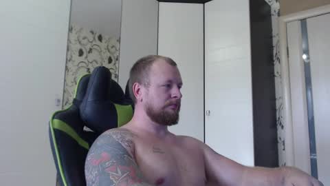 Snapshot of strongass18 chatting on October 2025 09:52:01 AM Alex online show from October 2025 09:52:01 AM