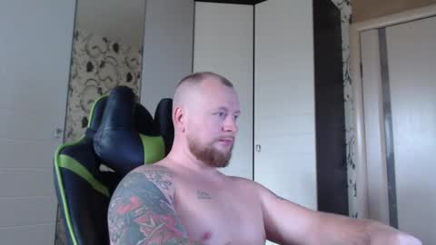 Snapshot of strongass18 chatting on October 2025 08:37:01 AM Alex online show from October 2025 08:37:01 AM