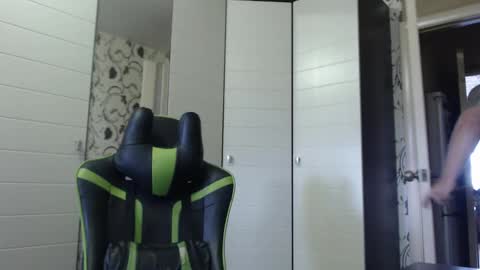 Snapshot of strongass18 chatting on October 2025 08:59:01 AM Alex online show from October 2025 08:59:01 AM