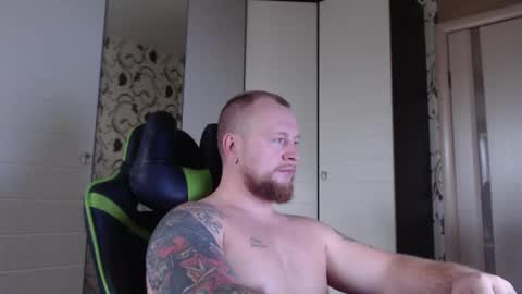 Snapshot of strongass18 chatting on October 2025 08:46:01 AM Alex online show from October 2025 08:46:01 AM