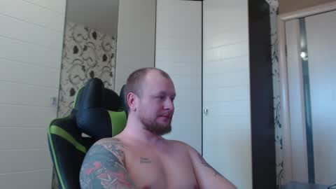 Snapshot of strongass18 chatting on February 2026 12:50:02 PM Alex online show from February 2026 12:50:02 PM