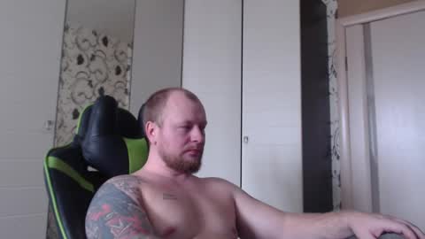 Snapshot of strongass18 chatting on February 2026 07:18:01 AM Alex online show from February 2026 07:18:01 AM