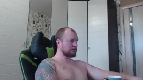 Snapshot of strongass18 chatting on March 2026 08:42:01 AM Alex online show from March 2026 08:42:01 AM