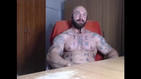 Snapshot of strongivan chatting on June 2026 04:28:01 AM StrongIvan online show from June 2026 04:28:01 AM