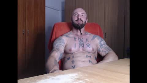 Snapshot of strongivan chatting on June 2026 04:30:02 AM StrongIvan online show from June 2026 04:30:02 AM