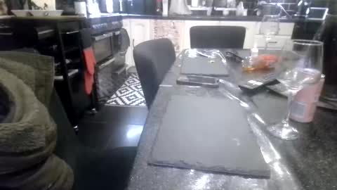 stud_1975 online show from January 2026 12:03:02 AM