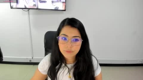 studcb_ online show from October 2025 04:26:02 PM