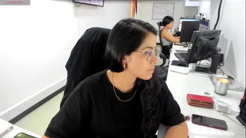 studcb_ online show from October 2025 05:36:02 PM