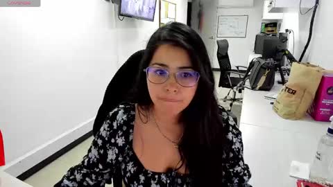 studcb_ online show from May 2026 01:00:02 AM