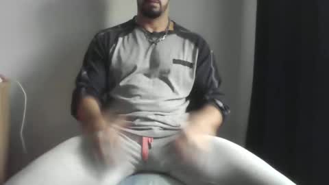 Snapshot of studdotcom chatting on January 2025 08:41:02 AM Ero online show from January 2025 08:41:02 AM