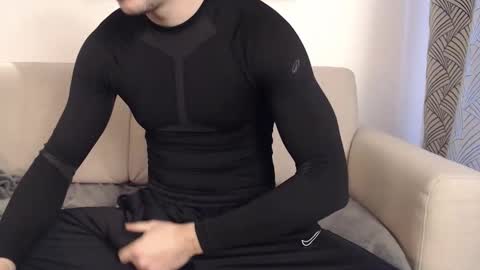 Stud From Paris online show from February 2026 11:36:02 AM