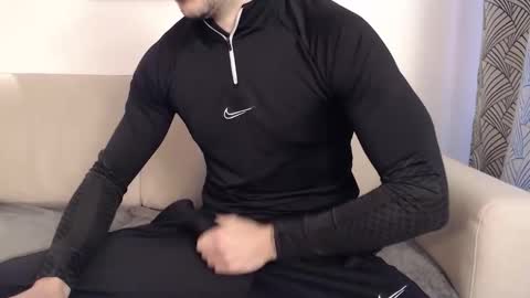 Stud From Paris online show from March 2026 01:00:01 PM