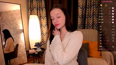 Snapshot of stuffed_cookie chatting on October 2025 06:14:02 AM Mary online show from October 2025 06:14:02 AM