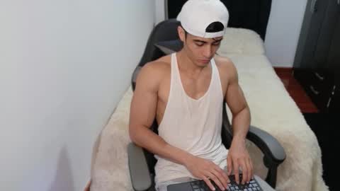 stylish men online show from October 2025 02:06:01 PM