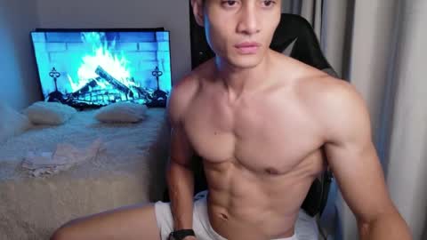 stylish man online show from May 2026 09:34:02 PM