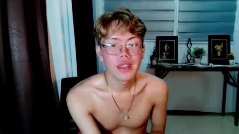 Snapshot of su_jin_oppa chatting on April 2026 12:10:01 PM Su-jin online show from April 2026 12:10:01 PM