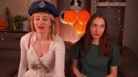 Snapshot of suannedoriean chatting on November 2025 03:20:02 AM Mure online show from November 2025 03:20:02 AM