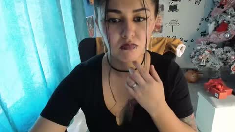 Snapshot of sub_nezuko_69 chatting on December 2024 04:38:02 PM sub_nezuko_69 online show from December 2024 04:38:02 PM