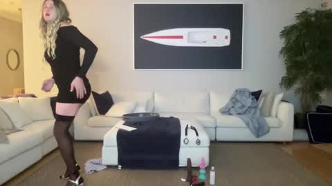 Sissy Isabella online show from November 2025 04:57:01 AM